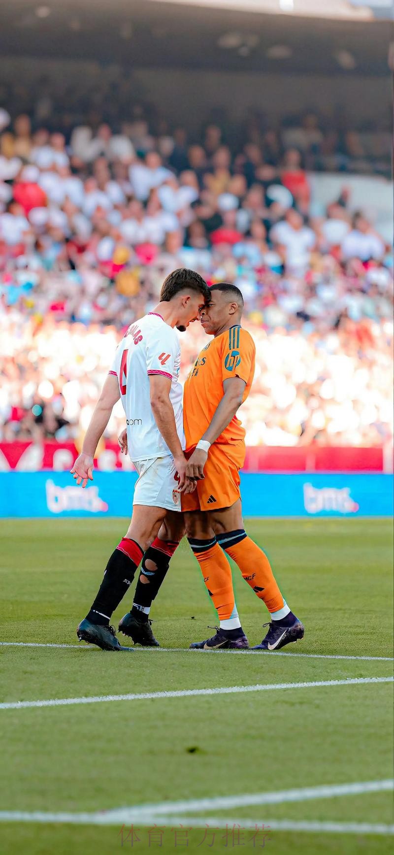 亨利谈姆巴佩踢9号：背对球门踢球不容易